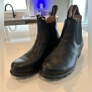 Blundstone heeled boots. Black. US sz 6.5